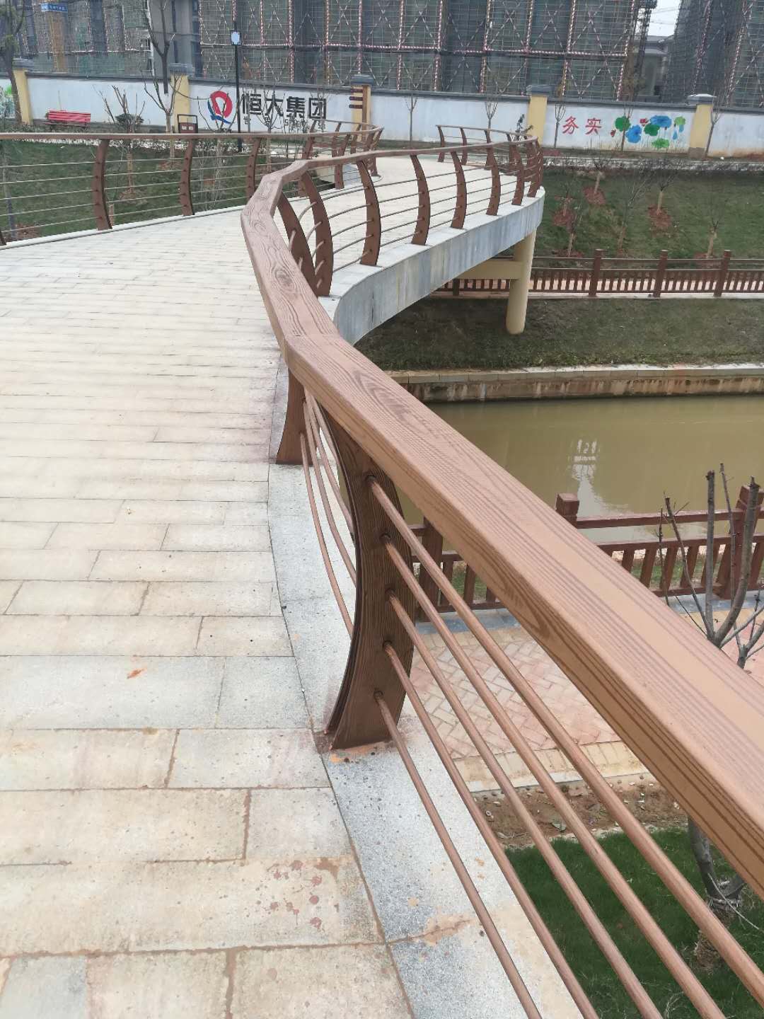 九龙坡护栏仿木纹项目
